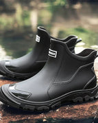 Black / US 4
