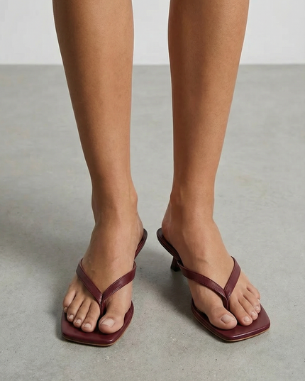 Women's Kitten Heel Toe-Post Sandals with Square Toe