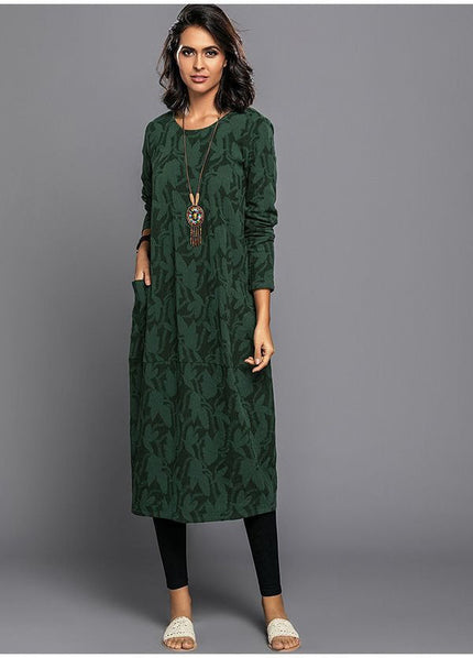 Women's Long Sleeve Pocket Dress with Round Neckline