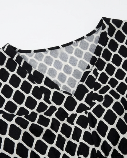 Women's Plus Size Maxi Dress with Pockets in a Tiered Print