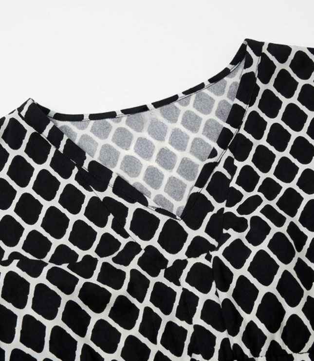 Women's Plus Size Maxi Dress with Pockets in a Tiered Print