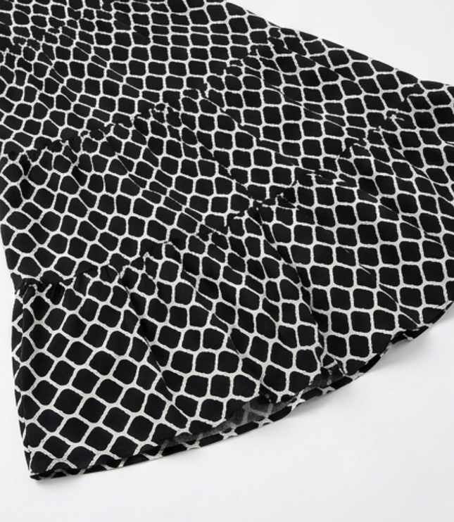 Women's Plus Size Maxi Dress with Pockets in a Tiered Print